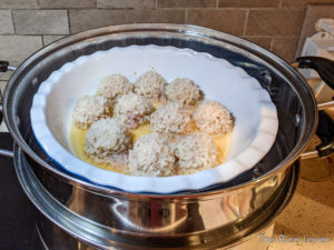 Finished Hubei pearl meatballs in the steamer