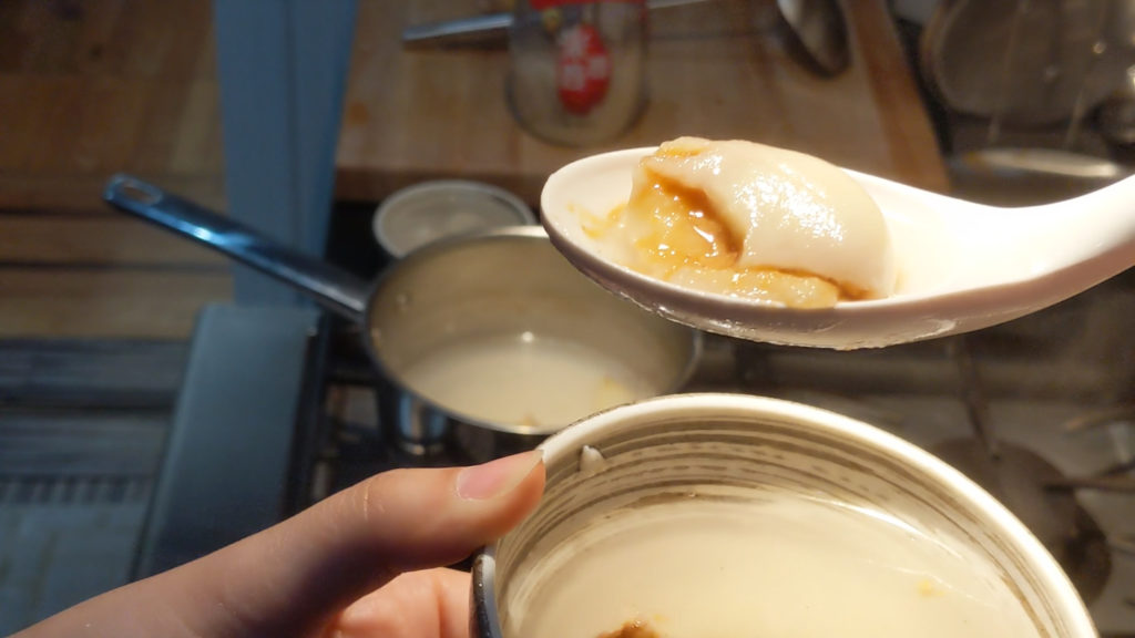 Peanut butter tangyuan 花生酱汤圆